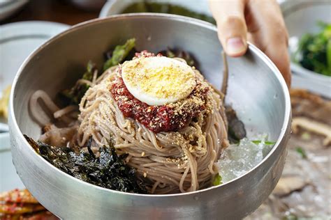 중앙탑막국수: 한국 전통 음식의 현대적 해석